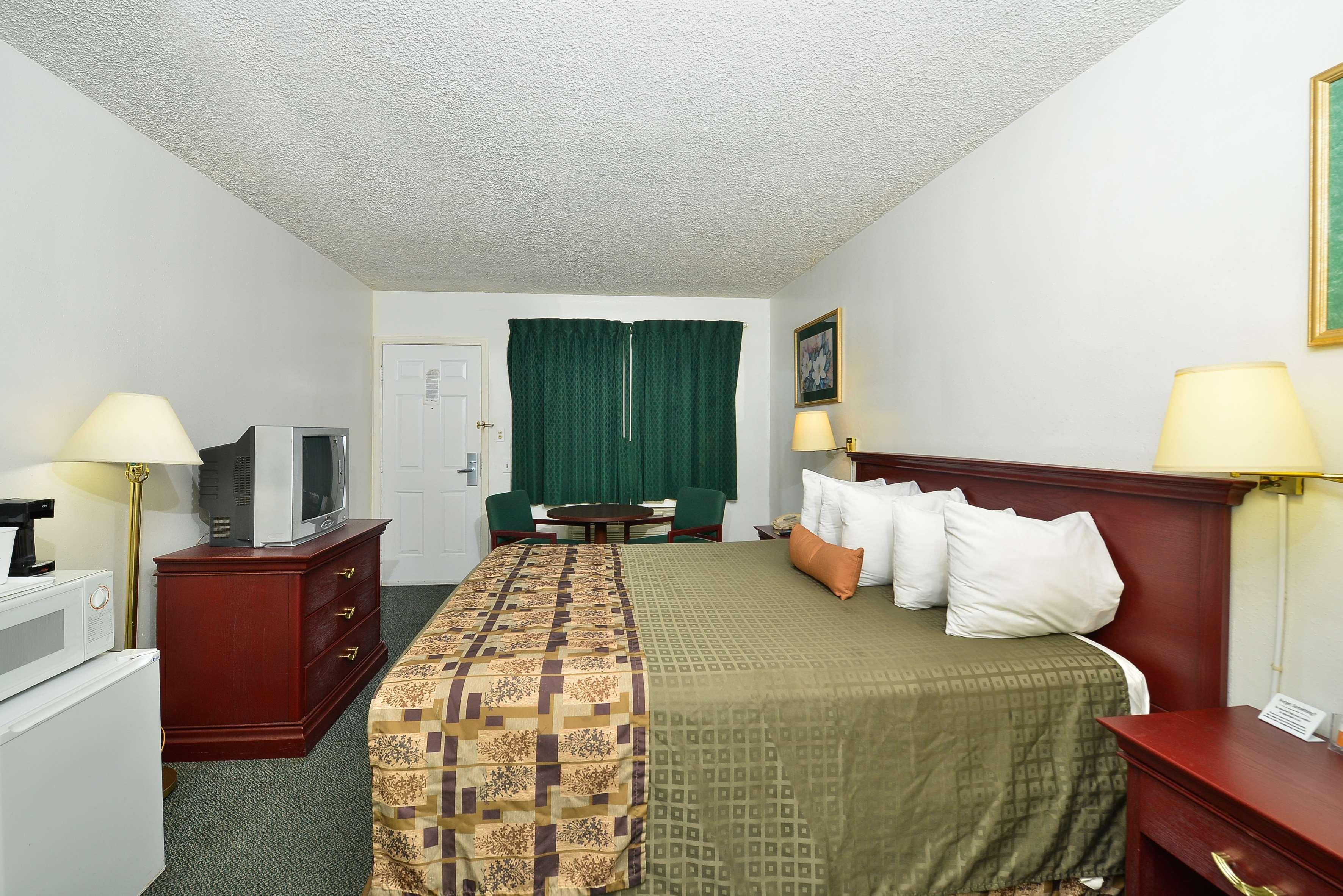 Americas Best Value Inn - Чико Номер фото